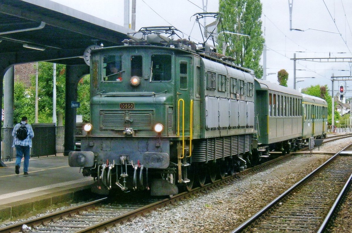 SBB extra train with 10950 stands in Neuchatel on a rainy 26 September 2010.