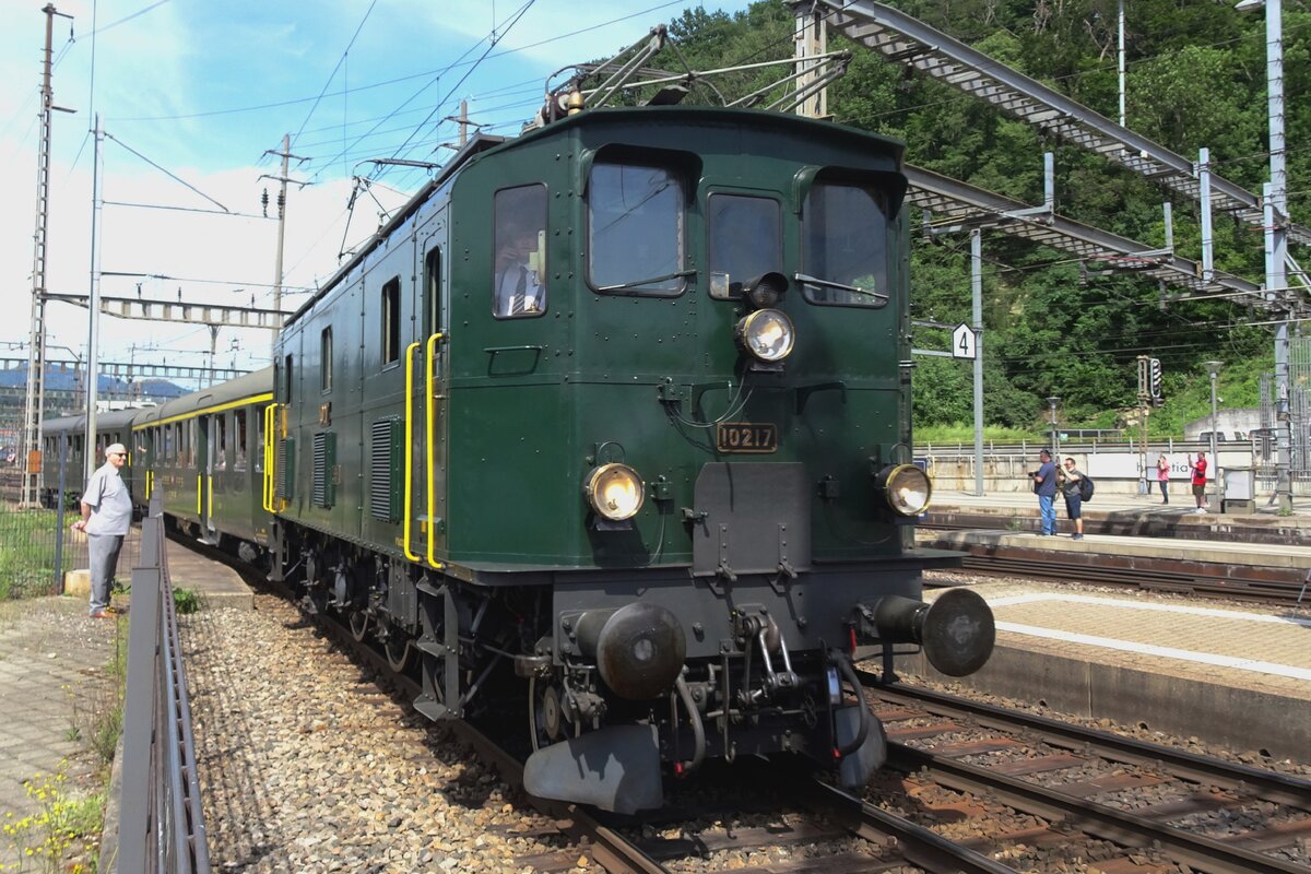 SBB Historic 10217 enters Olten station with a shuttle from the SBB works on 21 May 2022 at the first weekend of celebrations for 175 years railways in Switzerland.