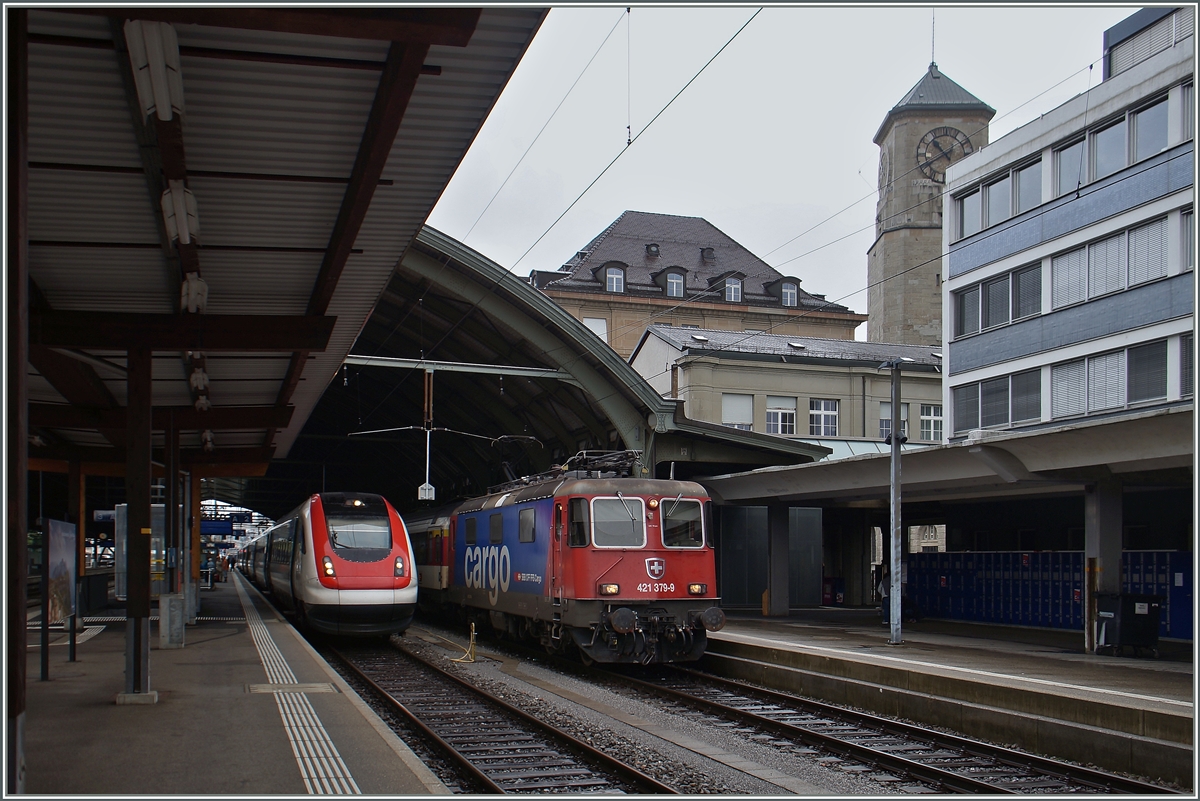 SBB ICN and Re 421 in St Gallen.
20.09.2015