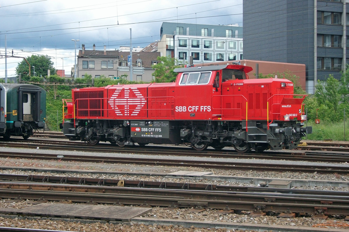 SBB Infra 843 042 stands at Basel SBB on 13 May 2010.