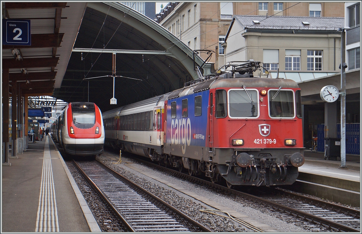 SBB Re 421 379-9 and ICN in St Gallen.
20.09.2016