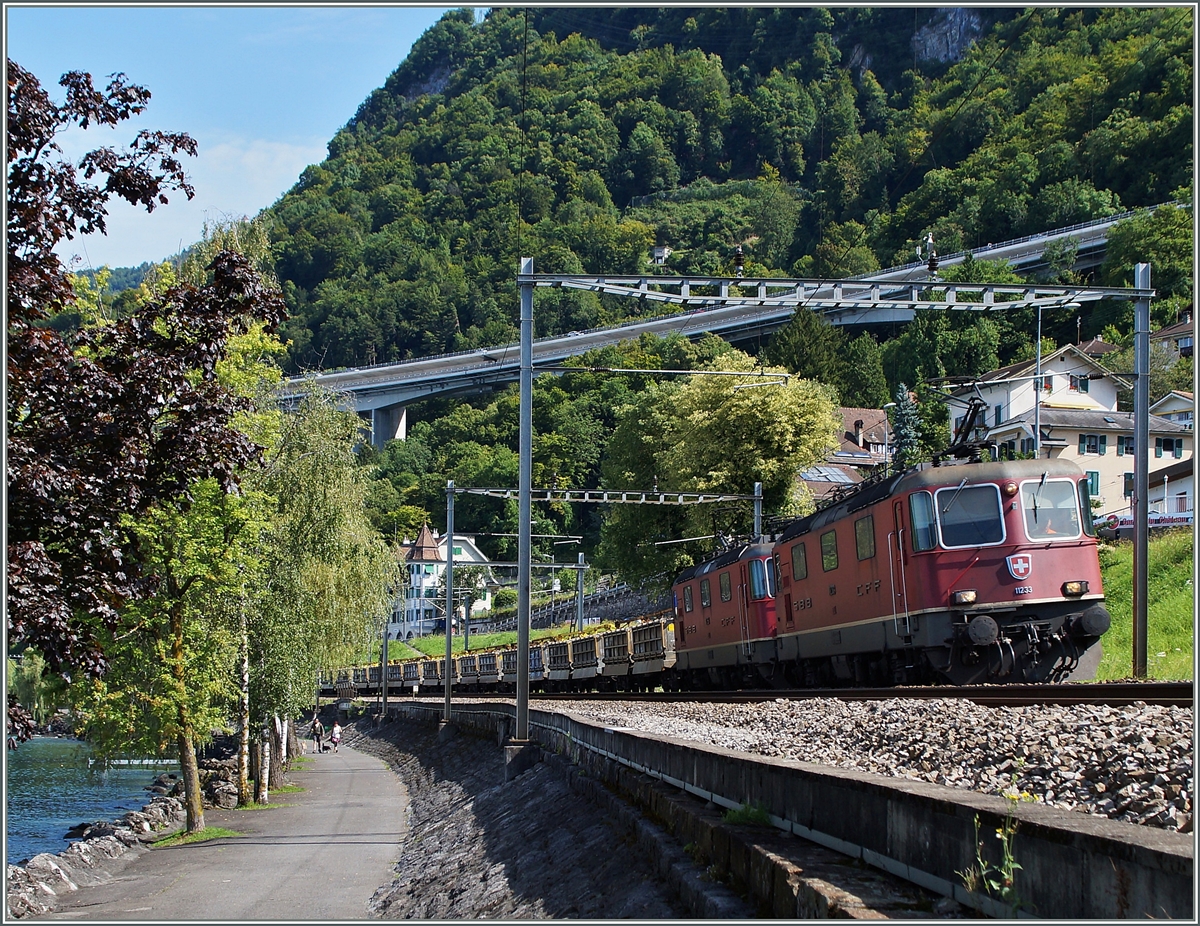 SBB Re 4/4 II with a Cargo train near Villenneuve. 
12.08.2014