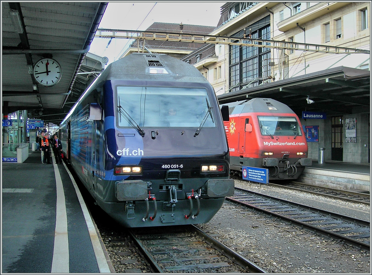 SBB Re 460 051-6 and 078-5 in Lausanne.
05.12.2006 