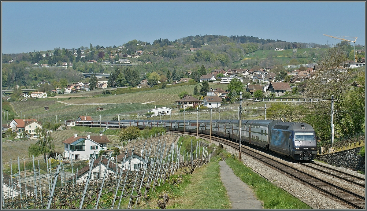 SBB Re 460 with an IR to Luzern by Bossière.
15.04.2011