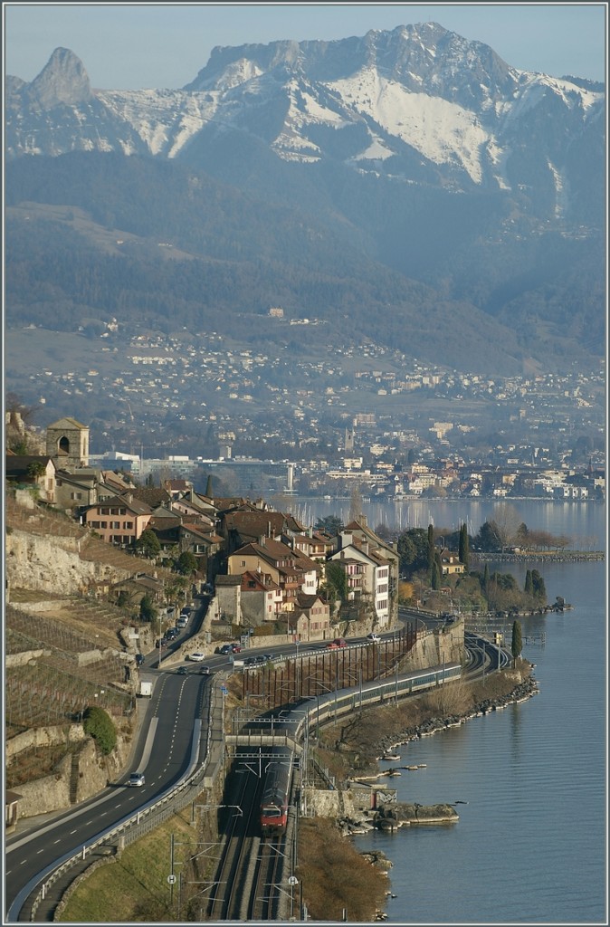 SBB Re 460 with an IR by St Saphorin.
08.02.2012