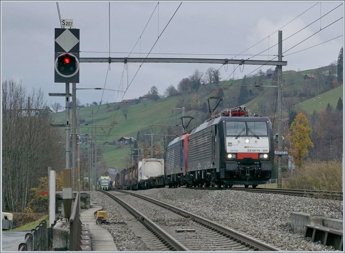 SBB Re 474 with a Cargo Train by Mülenen. 
09.11.2017