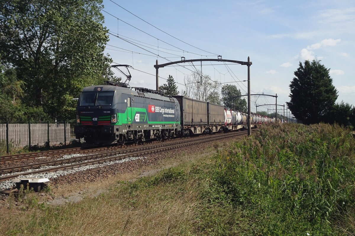 SBBCI 193 260 hauls an intermodal train through Hulten on 2 September 2022.