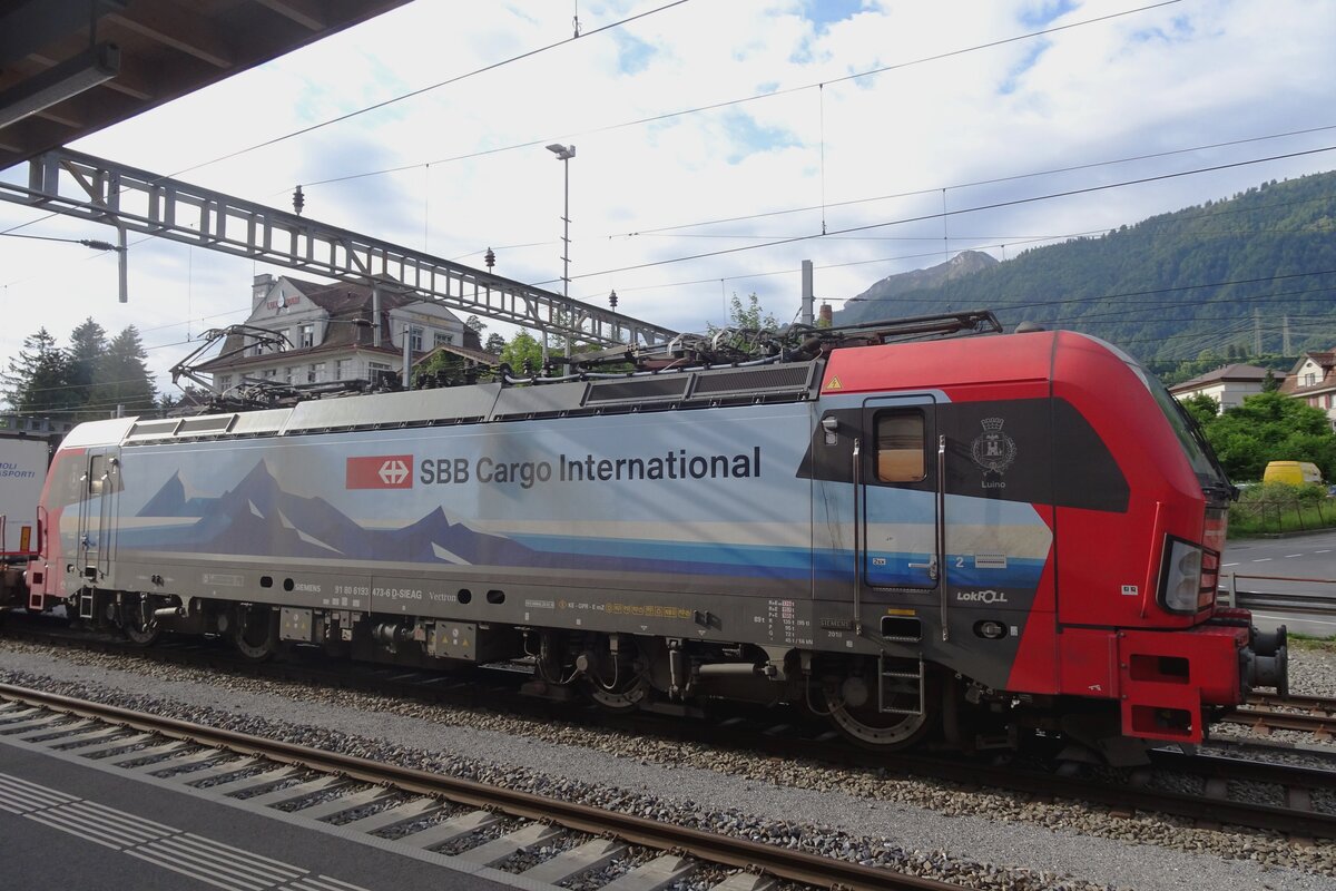 SBBCI 193 473 'LUINO' is a bit far from her namesake at Arth-Goldau on 29 May 2022. Since the Swiss notation for the Multi-System Vectron (in Germany 193) is Class 475, I put this in Class 475.