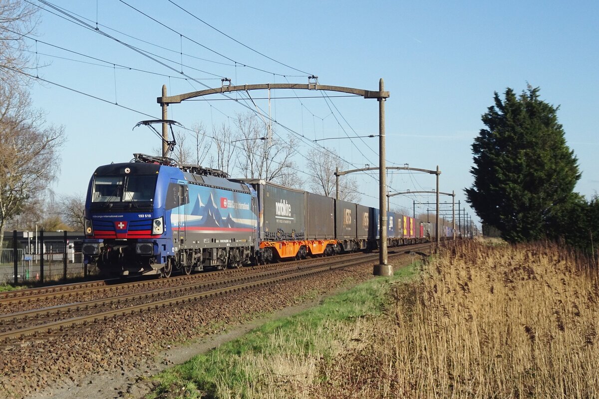 SBBCI 193 519 hauls a GTS container shuttle train through Hulten on 23 February 2022.