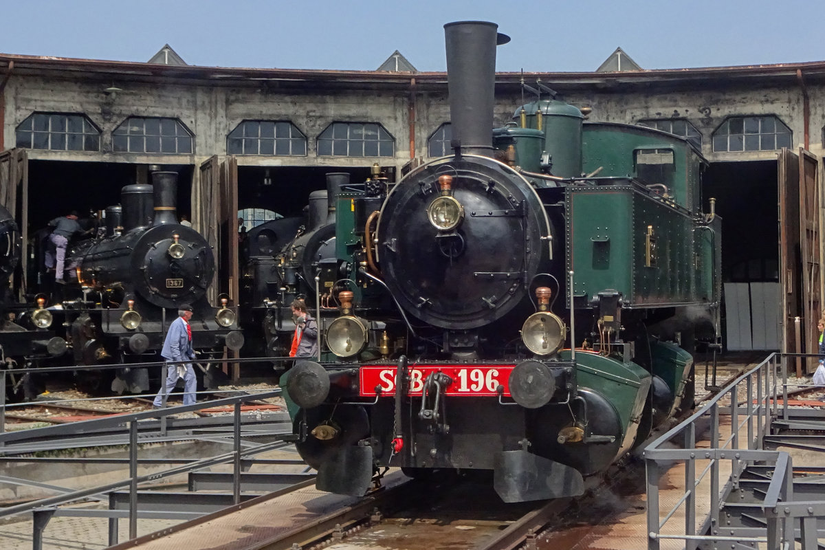 SCB-196 stands in Brugg AG at the works of SBB and Verein Mikado 1244 on 26 May 2019.
