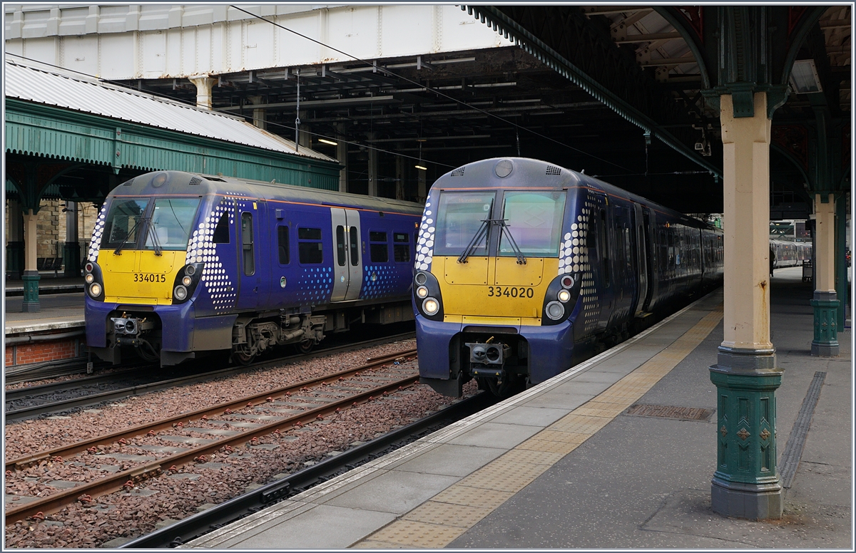 Scotrail Class Class 334 in the Edinburg Waverley Station.
03.05.2017