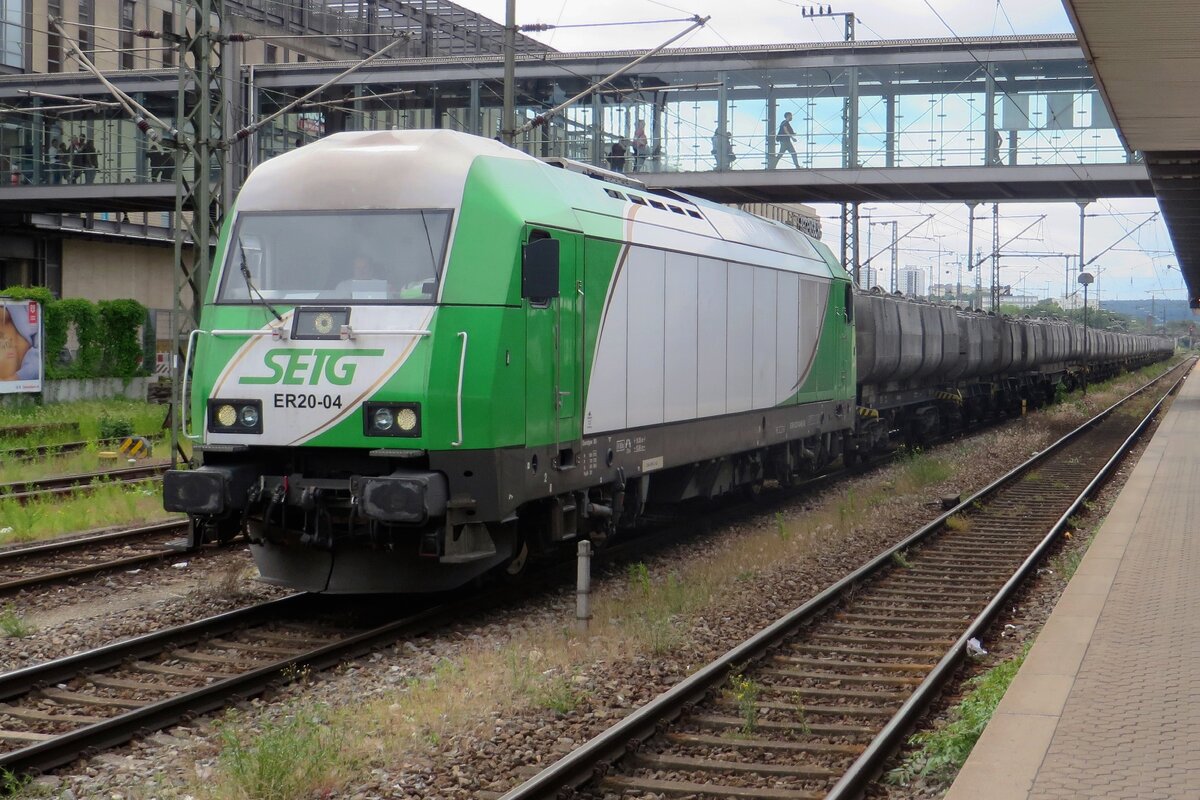 SETG ER 20-04 stands at Regensburg Hbf on a grey 27 May 2022.