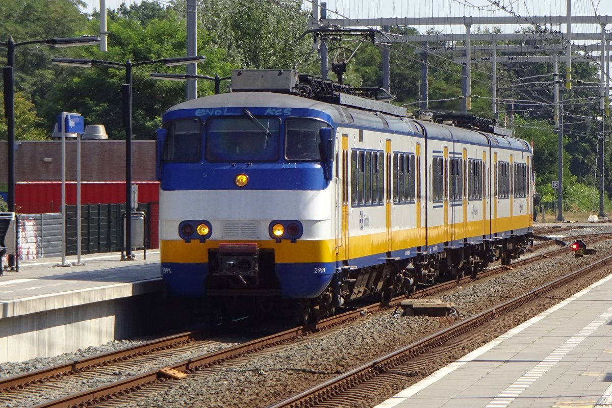 SGMm 2991 enters Wijchen on 6 April 2020.