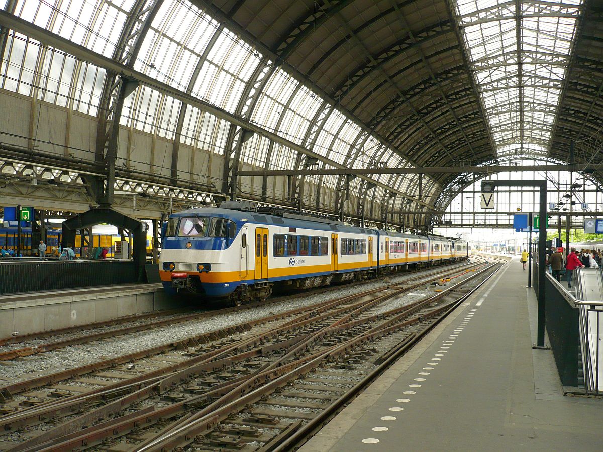 SGMm-III Sprinter 2938 en 29XX track 11 Amsterdam Centraal Station 18-06-2014.