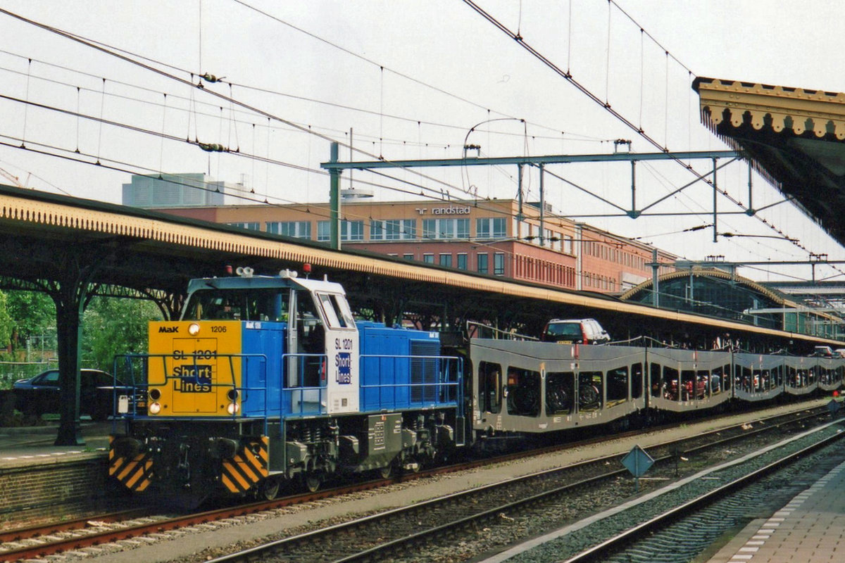 ShortLines 1201 shunts car carrying wagons at 's-Hertogenbosch on 12 August 2003.