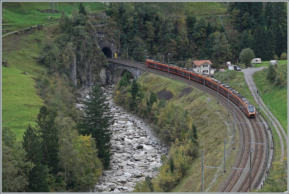 Shortly afterwards, the SOB RABe 526 can be seen in the Wattinger Kurve near Wasen. The train is traveling north from Locarno as an IR.

Oct 19, 2023