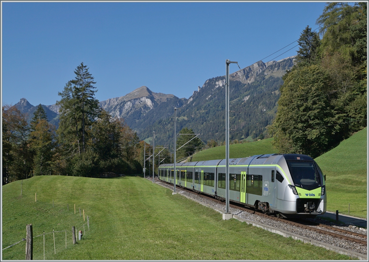 Shortly before Weissenburg, the BLS RABe 528 105 is on its way from Zweisimmen to Bern on October 7, 2023