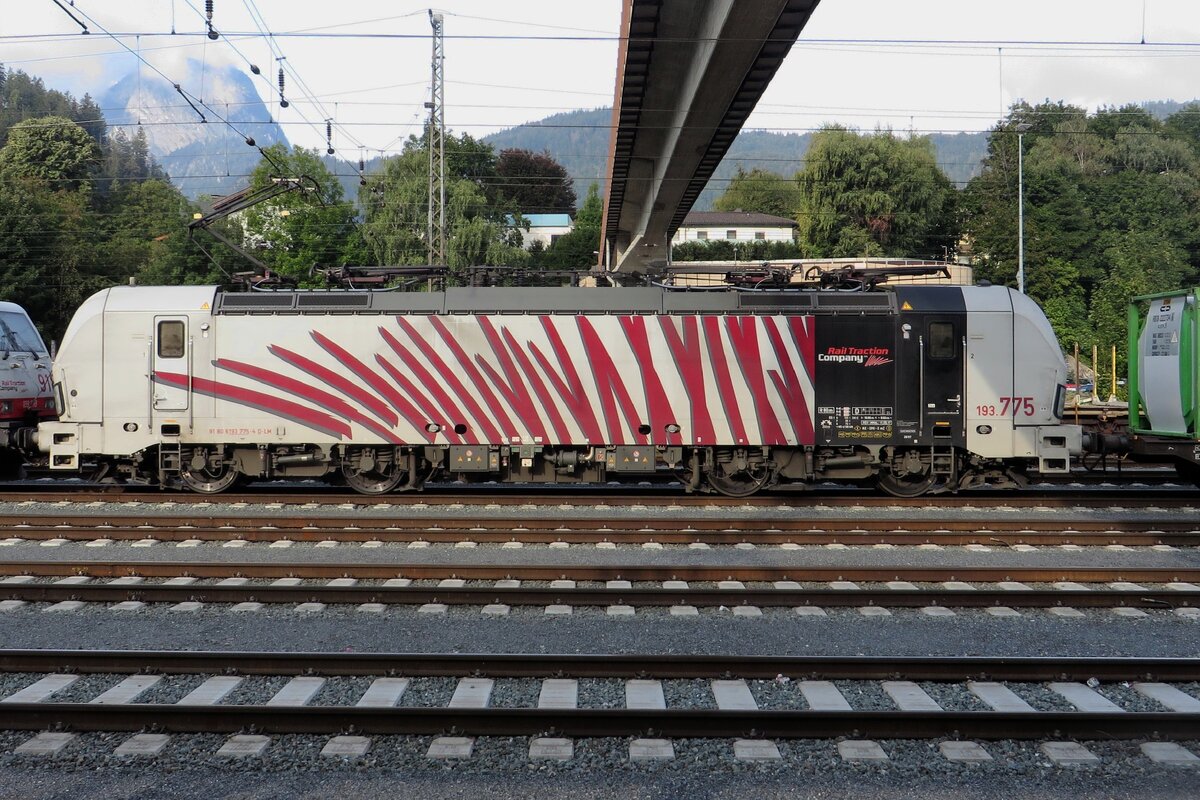 Side view on 193 775 at Kufstein, 20 September 2021.
