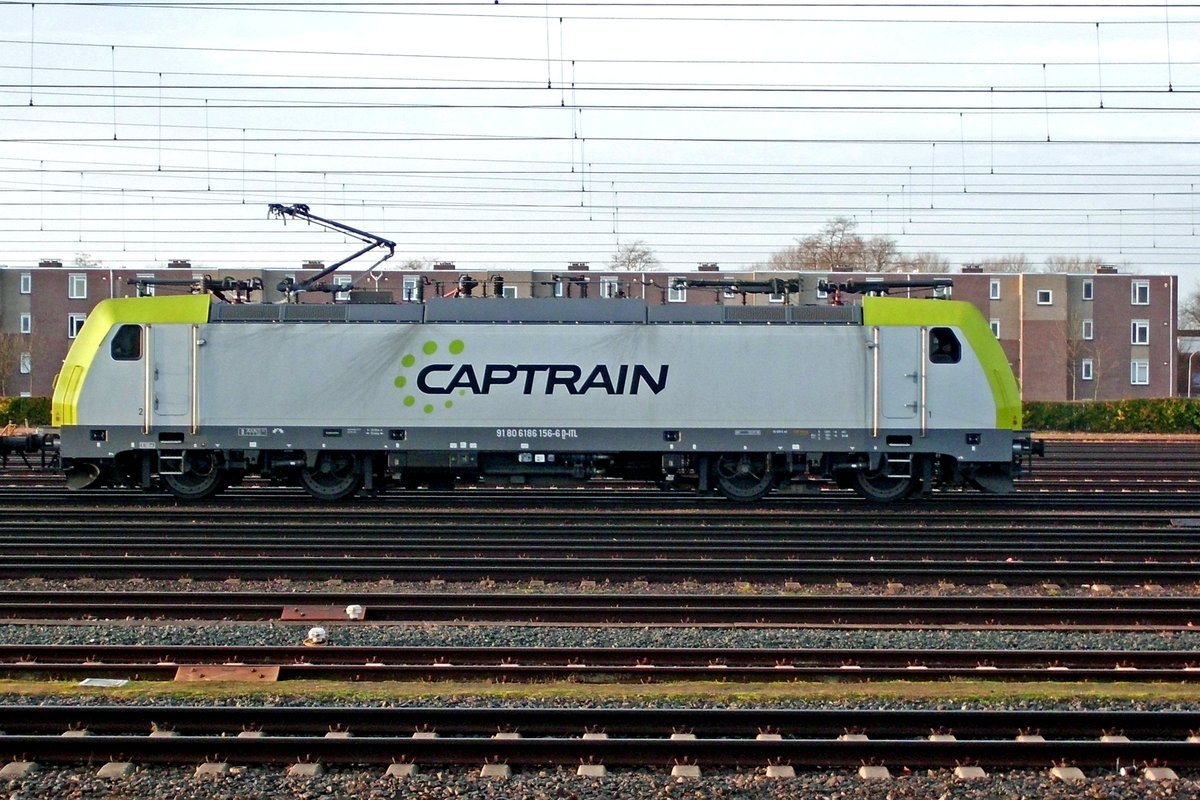 Side view on CapTrain 186 156 in Venlo on 21 December 2019.