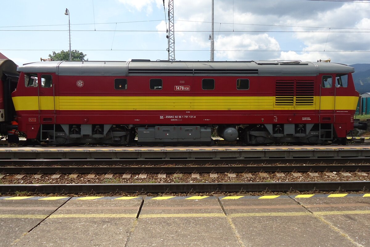 Side view on T478 1131 at Vrutky on 30 May 2015.