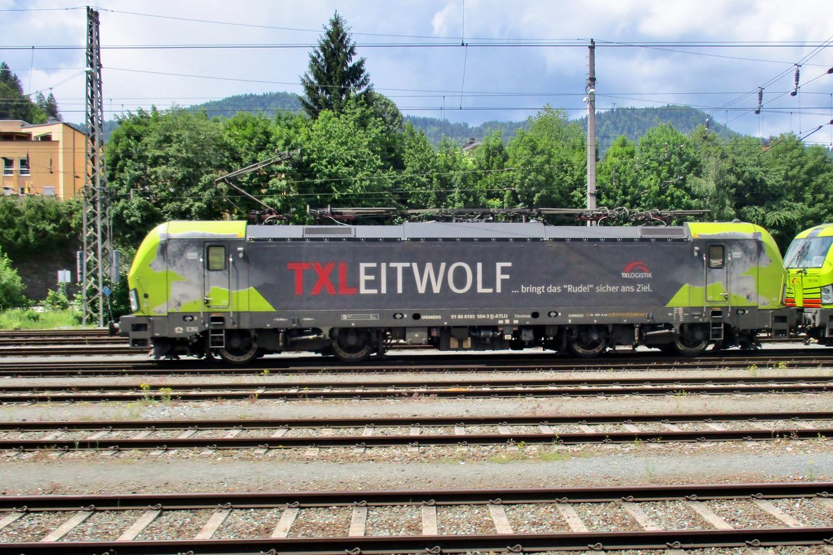 Side view on TX Log 193 554, leading the pack at Kufstein on 17 September 2018.