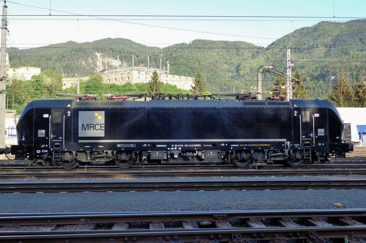 Side view on TX Log X4E-618 at Kufstein on 7 May 2018.