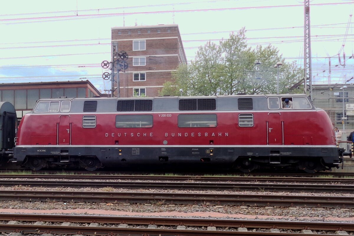 Side view on V 200 033 at Trier on 28 April 2018.