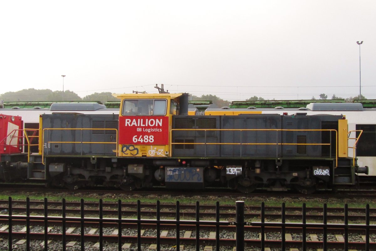 Sidelining was the fate of 6488 at Amersfoort on 14 October 2014. Within a year, she was one of a batch of ex-NS 6400 that found pastures new in Poland.