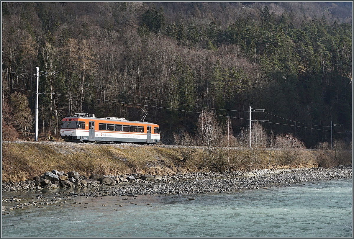 Since the 01.01.2021 the MIB is intergrated in the Zentralbahn. The Be 125 008 /ex MIB Be 4/4 8 and UIC N° 90 85 8470 008-6 is by the Aareschucht West on the way from Meiringen to  Innertkichen.


17.02.2021