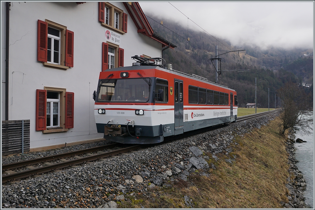 Since the 01.01.2021 the MIB is intergrated in the Zentralbahn. The Be 125 008 /ex MIB Be 4/4 8 and UIC N° 90 85 8470 008-6 is by the Aareschucht West on the way from Innertkichen to Meiringen.

17.02.2021