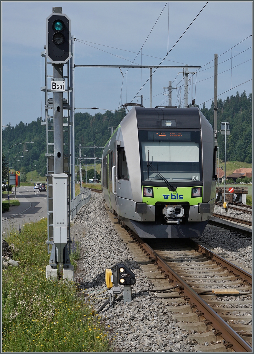 Since the closure of the lines to Huttwil and Wasen i.E., Sumiswald Grünen has been the terminus of BLS trains. The photo shows BLS RABe 535 104 leaving Sumiswald Grünen as S44 for Thun.

June 14, 2025