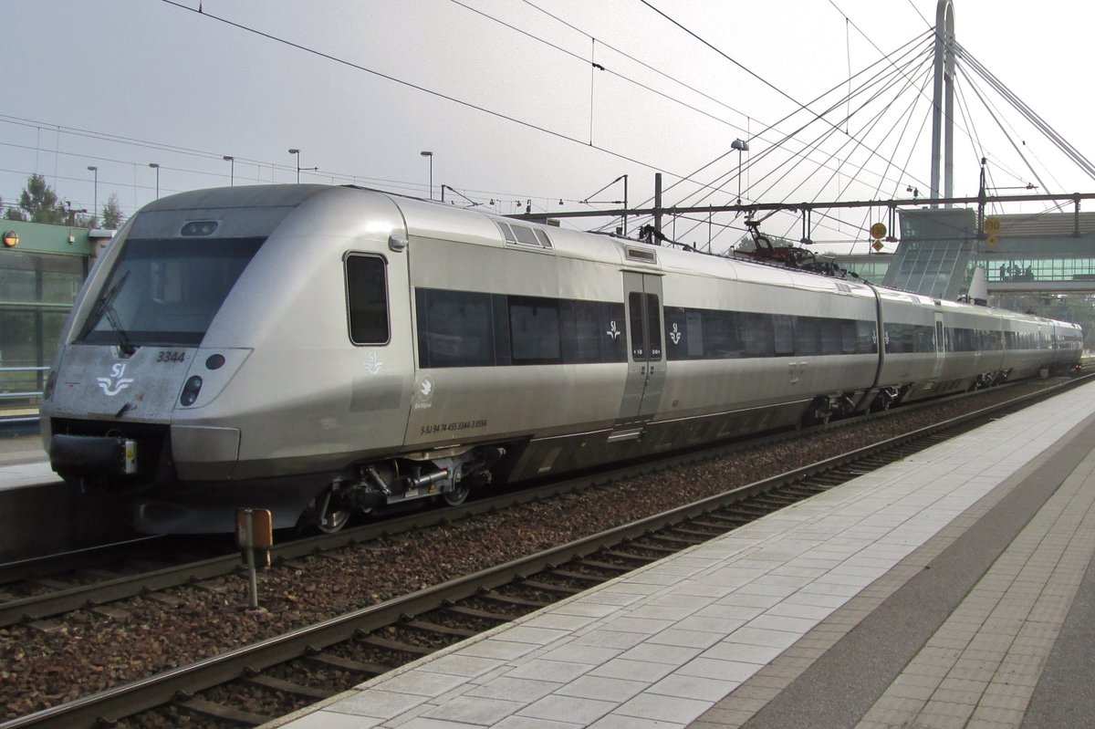 SJ 3344 stands in Hallsberg on 11 September 2015.