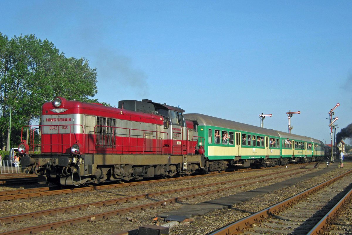 SM42-536 quits Wolsztyn with a stopping train to Poznan on 1 May 2011.