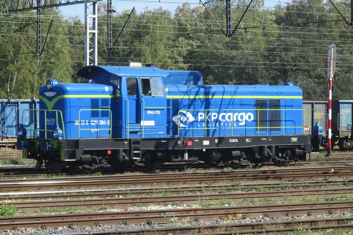 SM42-702 oozes in Wegliniec on  a sunny 23 September 2014.