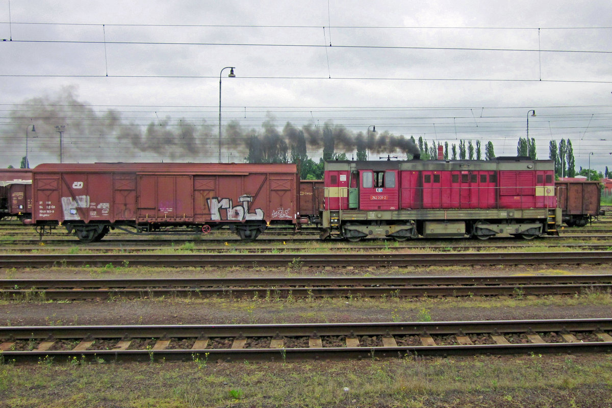 Smoking shunt on 3 June 2013 at Pardubice with 742 331 shunting one wagon.