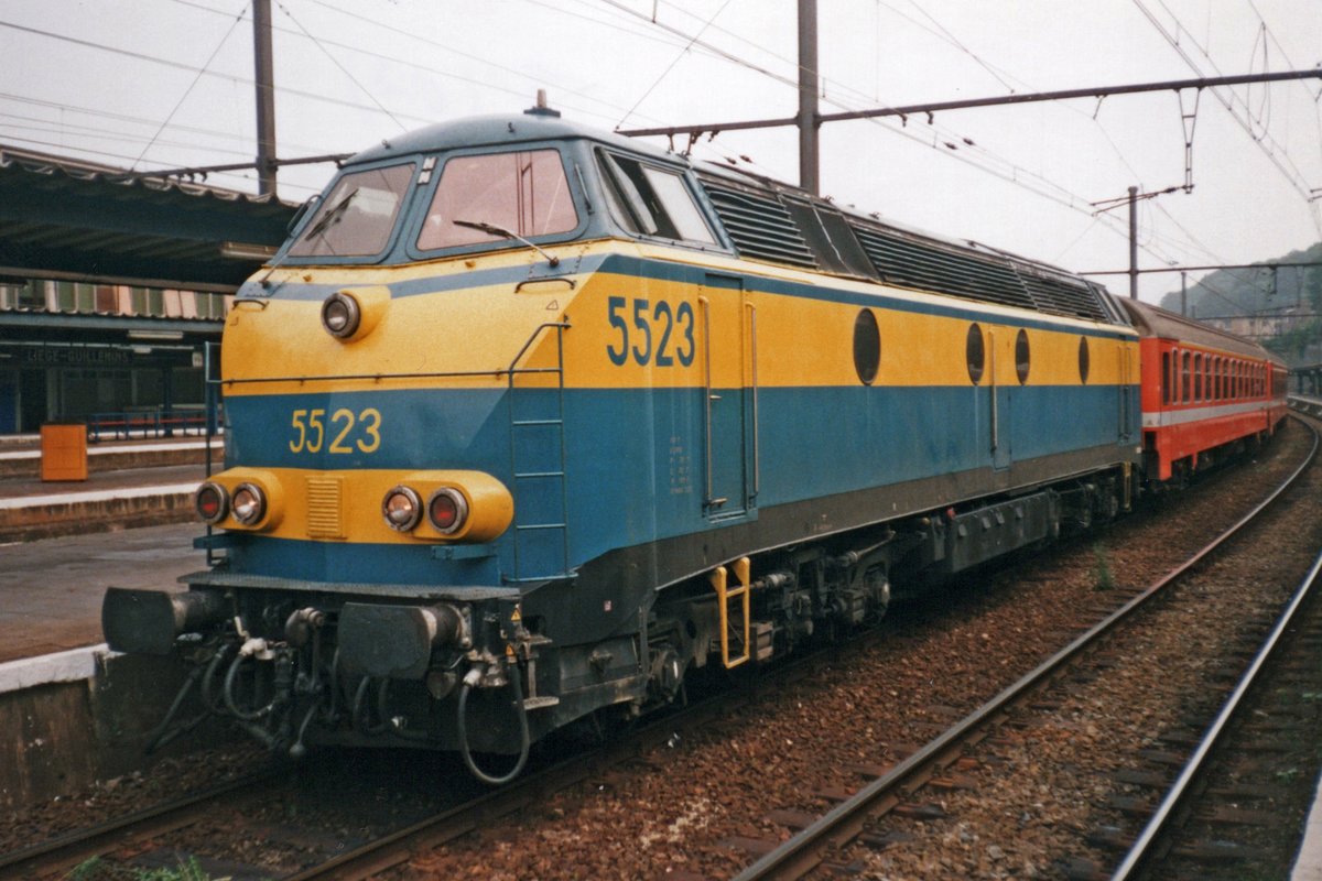 SNCB 5523 gets ready for departure at Liége-Guillemins with an IR to Luxembourg via Rivage and Kautenbach on 10 September 1999.