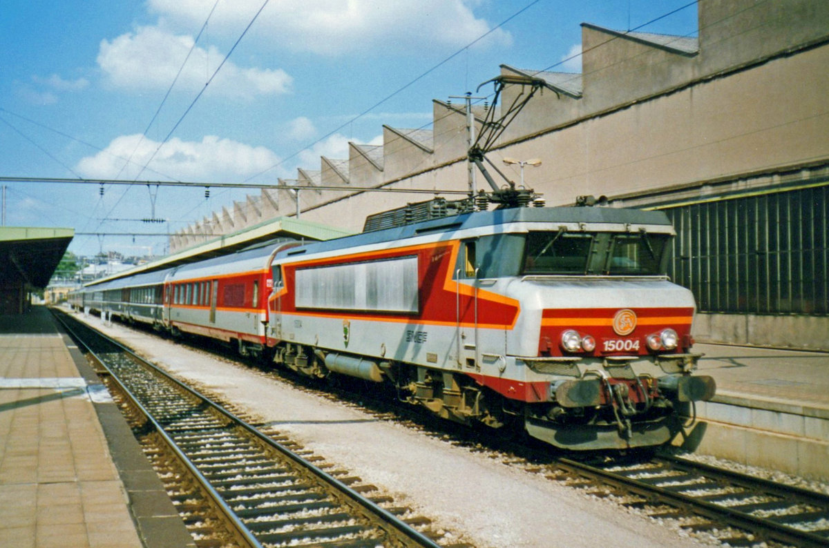 SNCF 15004 stands in Luxembourg on 24 July 1998.