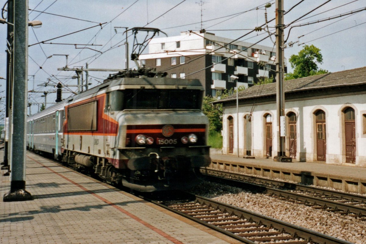 SNCF 15005 speeds through Bettembourg on 20 May 2004.