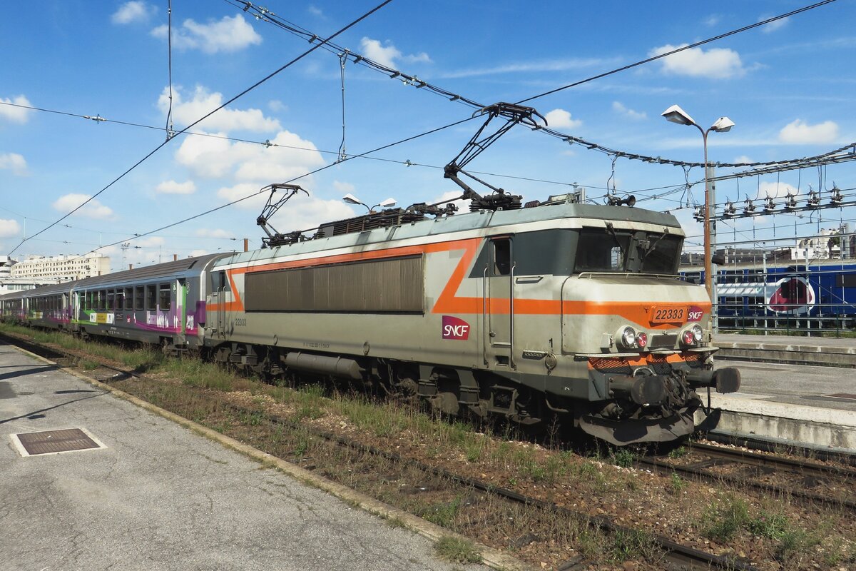 SNCF 22333 awaits departure at Paris-Bercy on 17 September 2021.