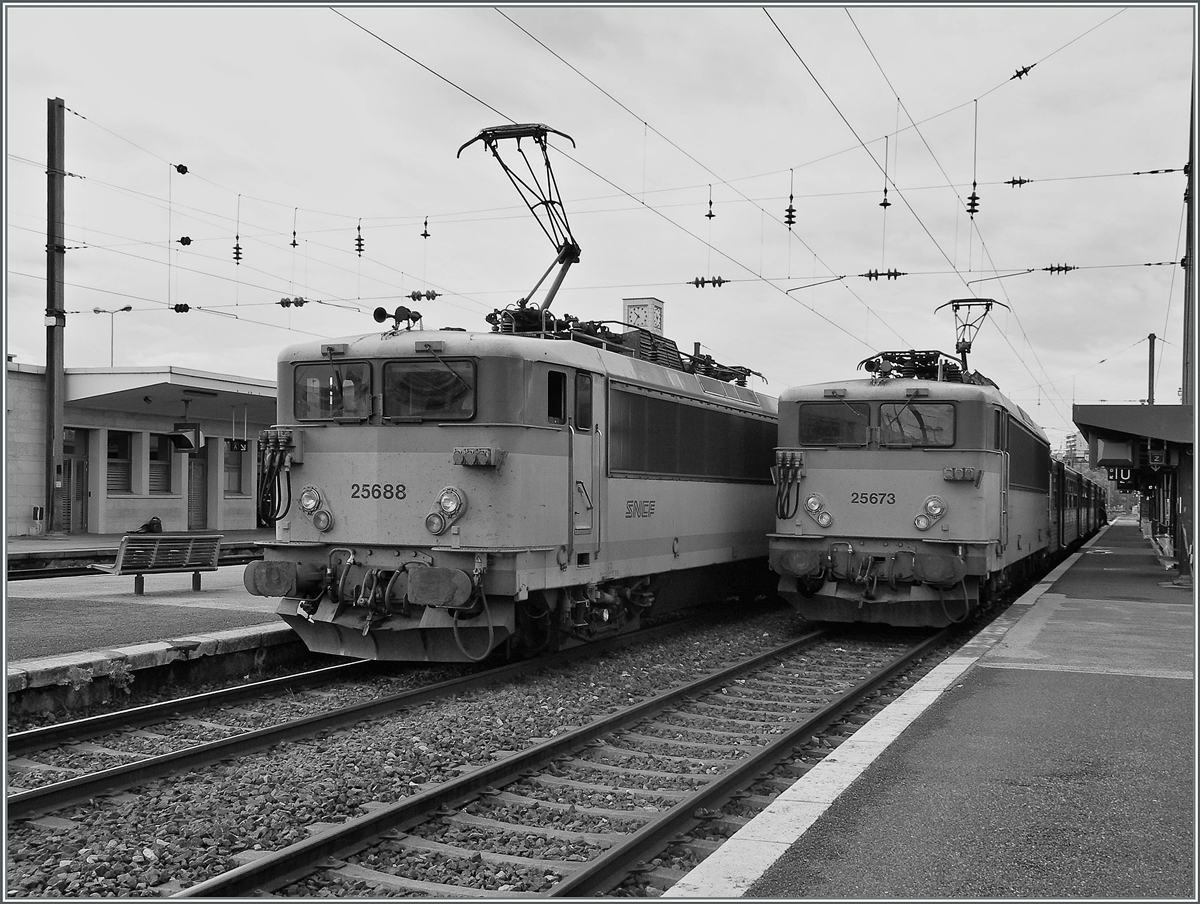 SNCF BB 25688 and BB 25673 in Besançon.
24.10.2006