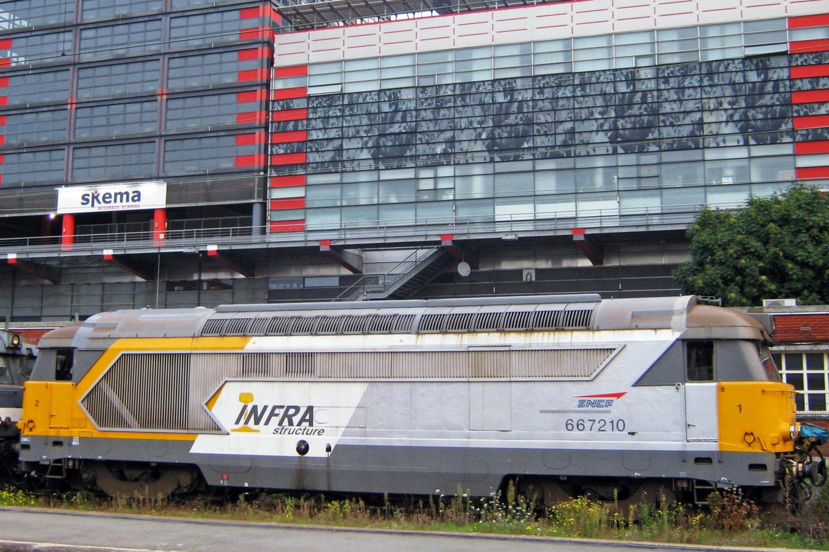 SNCF Infra 67210 takes a break at Lille-Flandres on 19 September 2011.
