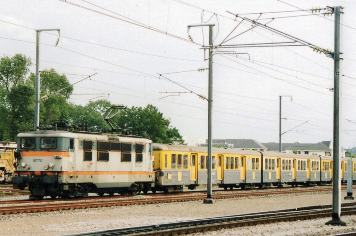 SNCF TER with 16770 passes through Bettembourg on 20 May 2004.