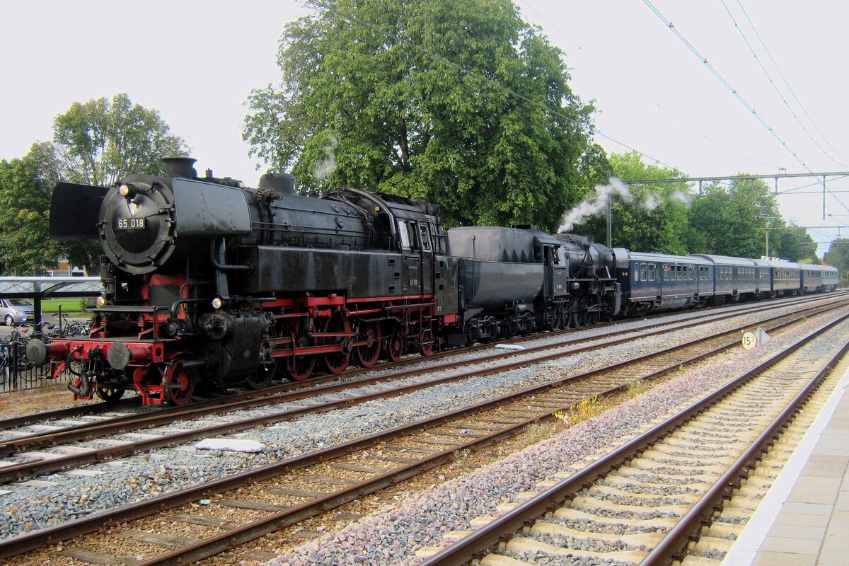 SN's 65 018 and VSM's 52 3879 have hauled a Dutch museum stock train into Dieren on 2 September 2012.