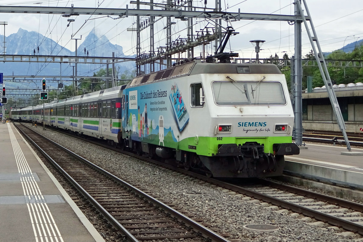 SOB 456 092 promises the future of railways by Siemens at departure from Arth-Goldau toward Romanshorn. The future of Class 456 with VorAlpenExpress would though be rather short: from December 2019 these loco hauled/pushed/banked VAEs are history.