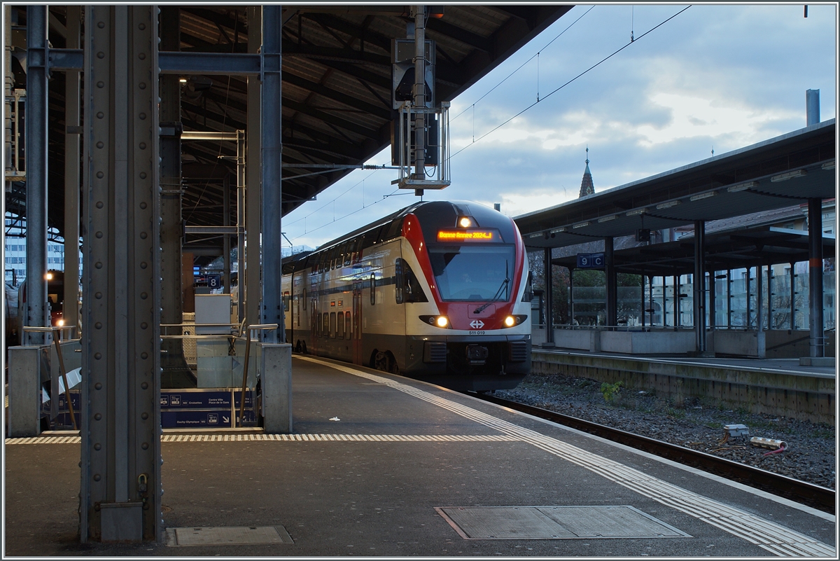 Some R and RE trains showed the welcome New Year's wishes  Bonne Année 2024!!!  instead of the destination station. A good idea that I would like to join in with. The SBB RABe 511 019 in Lausanne to Annemasse.

January 1, 2024