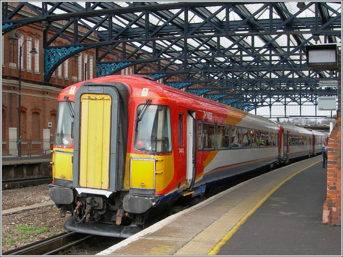 Southwest train- Class 442 in Bournemouth. 
25. 03.2006