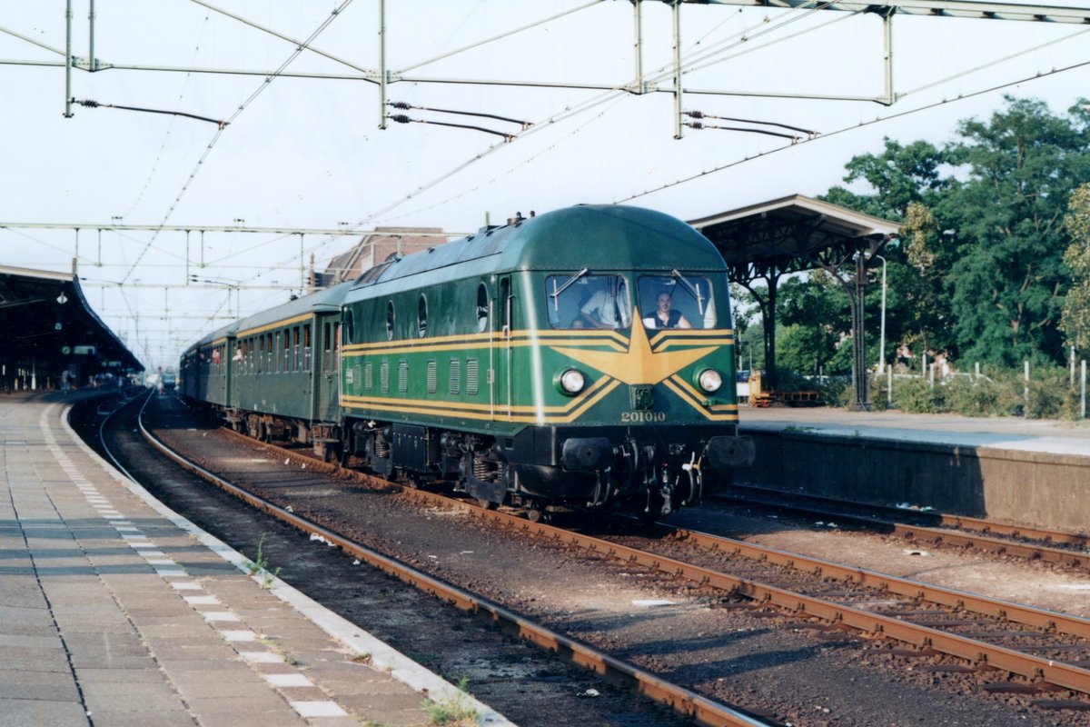 Special train with 210.010 (ex 5910) stands at Roosendaal on 5 August 1989.