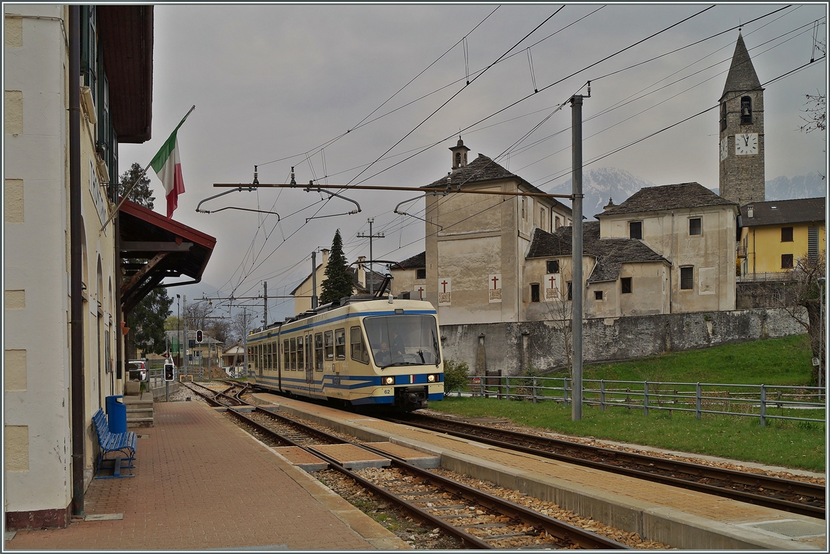 SSIF ABe 4/6 in Trontano.
03.04.2014
