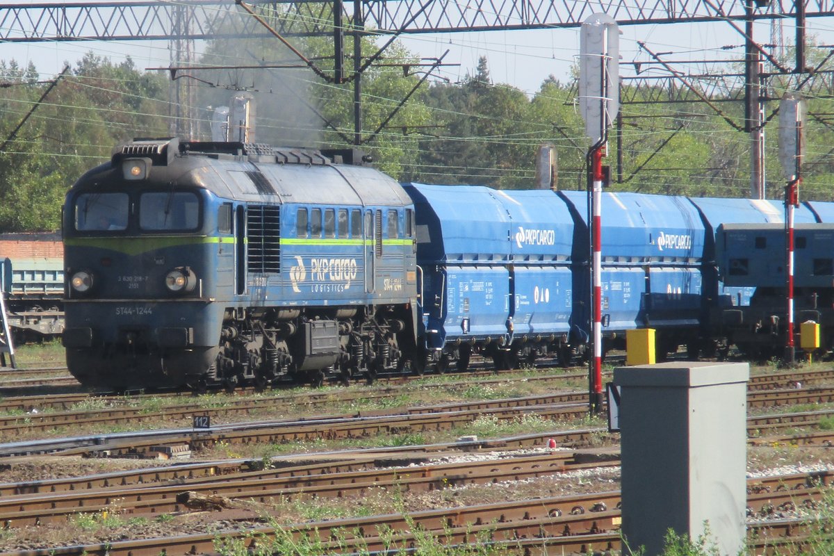 ST44-1244 hauls a coal train out of Wegliniec on 23 September 2014.