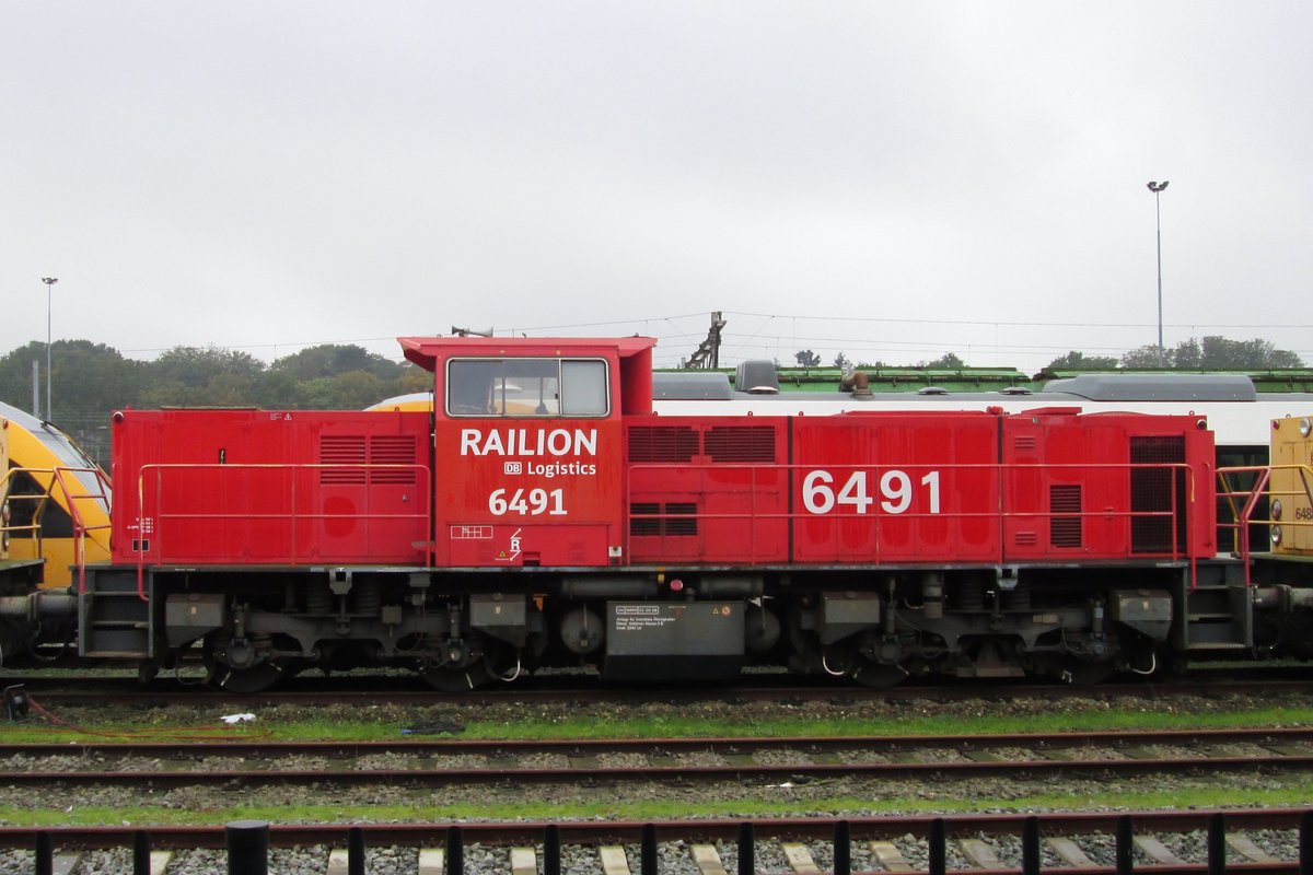 Stabled 6491 gets chilly and photographed at Amersfoort on 14 October 2014.